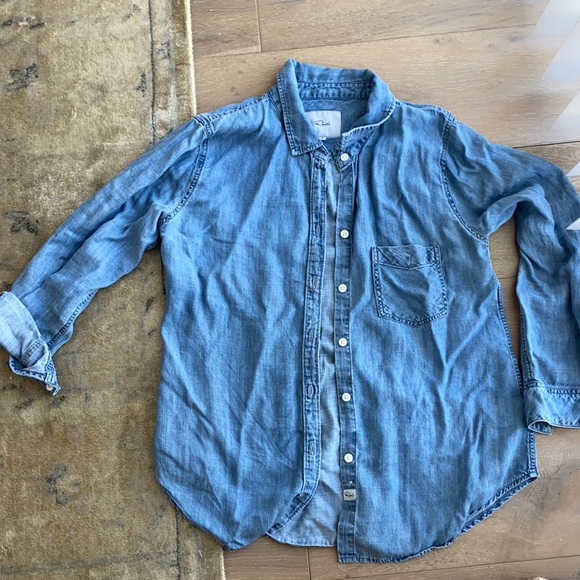 Rails button down Chambray top - Picture 1 of 3